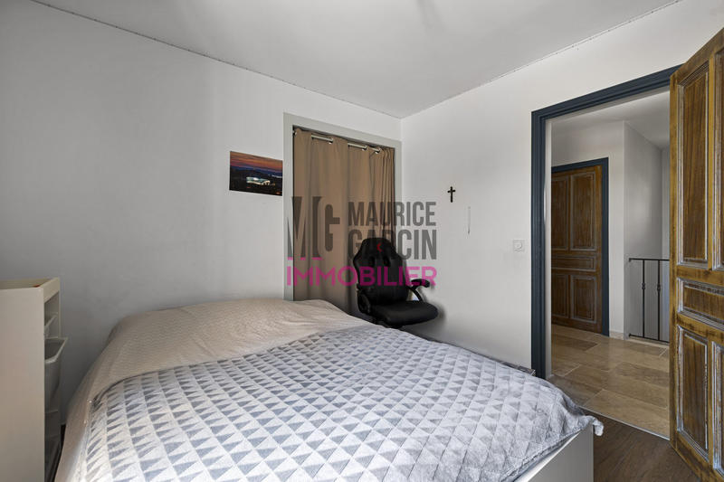 Maison - 204 m² - 7 pièces