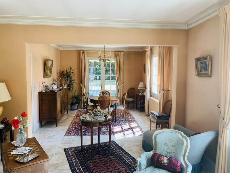 Propriété - 204 m² - 6 pièces