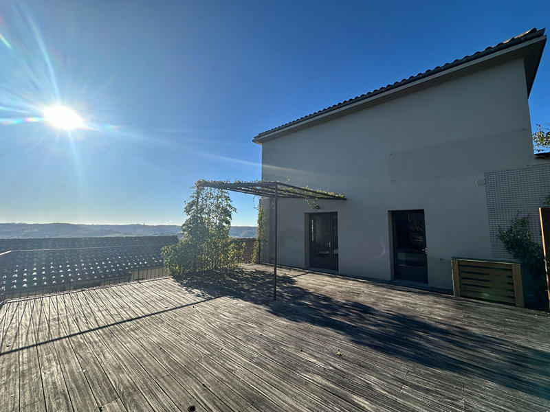 Maison - 327 m² - 13 pièces