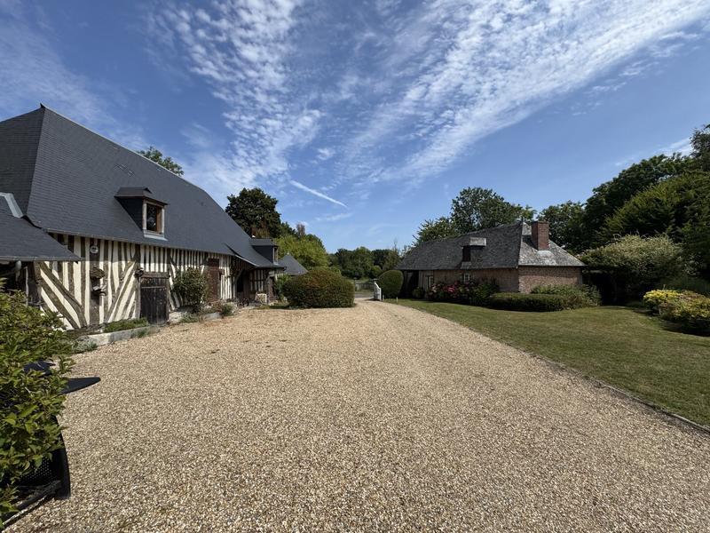 Maison ancienne - 300 m² - 7 pièces