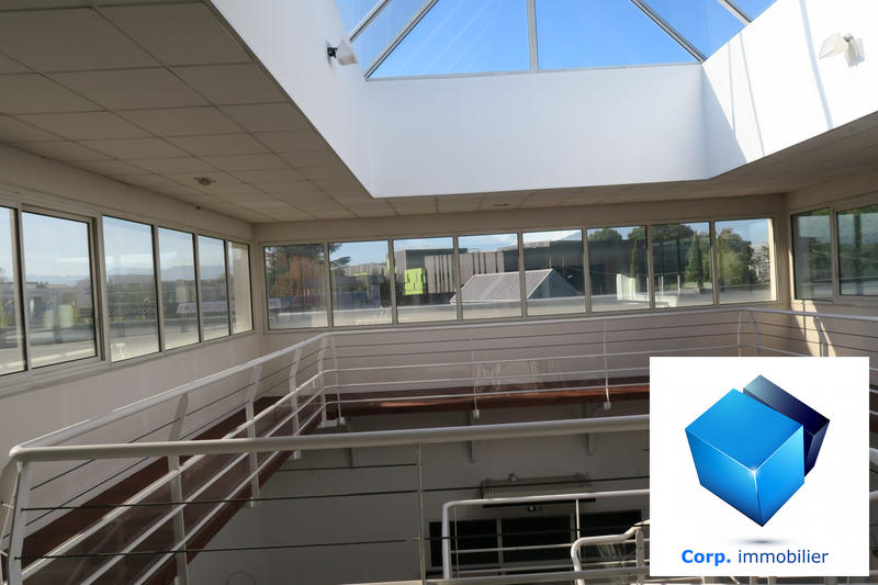 Local d'activités - 1 500 m²