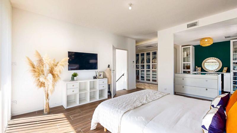 Villa - 202 m² - 7 pièces