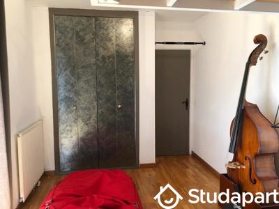 Chambre - 14 m² - 1 pièce