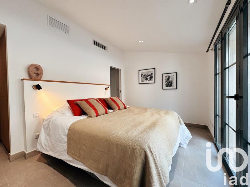 Maison - 207 m² - 7 pièces