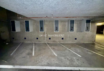 Parking / Garage - 23 m²