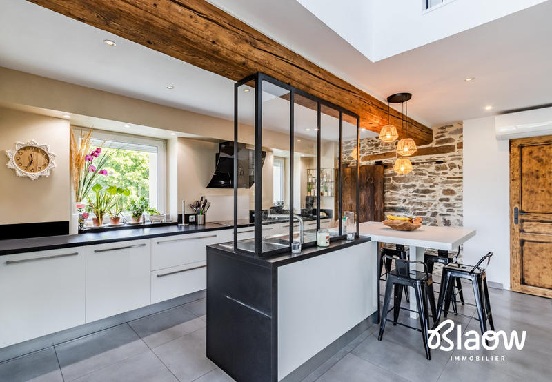 Maison contemporaine - 215 m² - 11 pièces