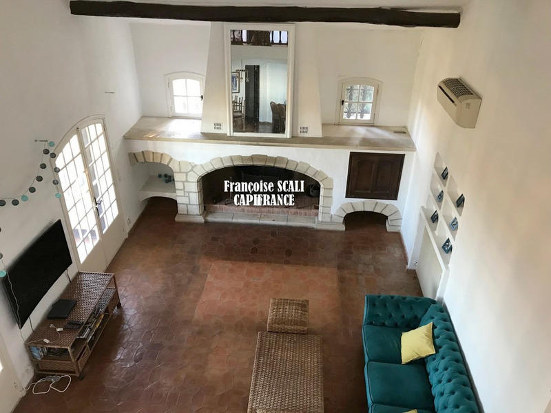 Maison - 230 m² - 6 pièces