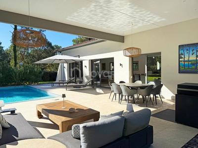 Maison - 190 m² - 6 pièces