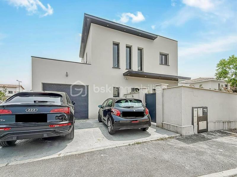 Maison - 170 m² - 5 pièces