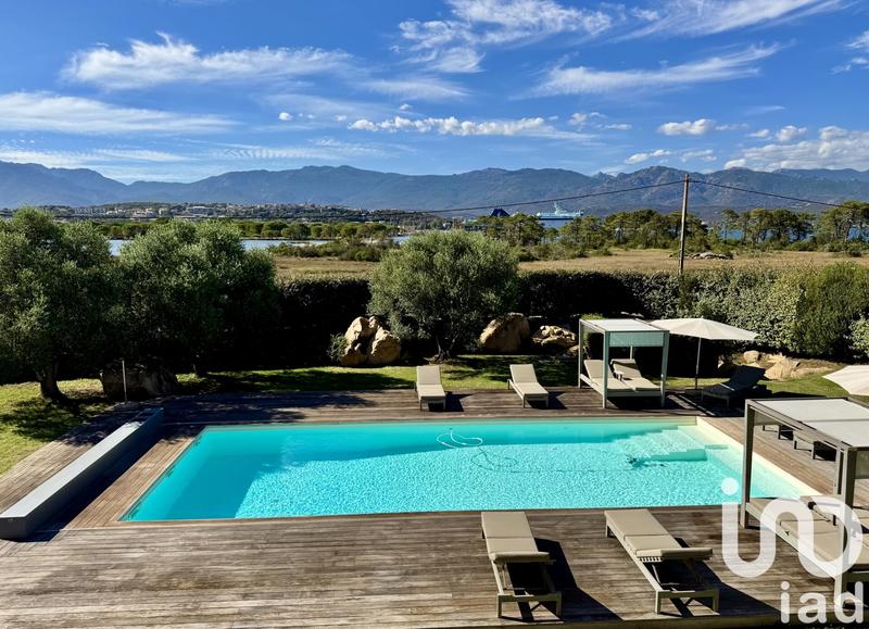 Maison - 243 m² - 5 pièces