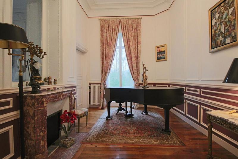 Demeure - 700 m² - 13 pièces