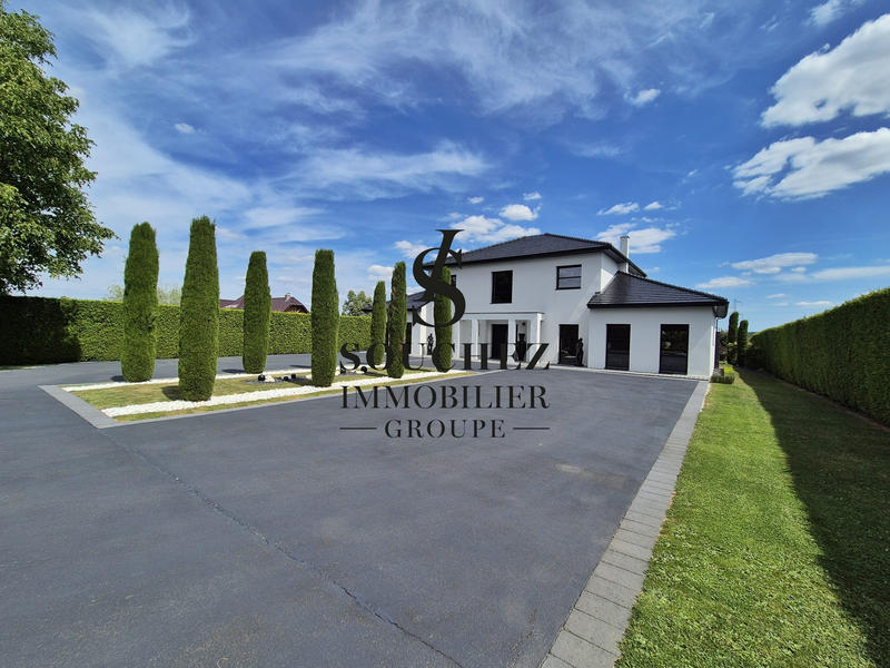 Villa - 265 m² - 10 pièces