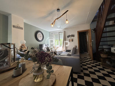 Maison - 90 m² - 4 pièces