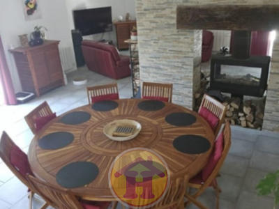 Maison - 205 m² - 7 pièces