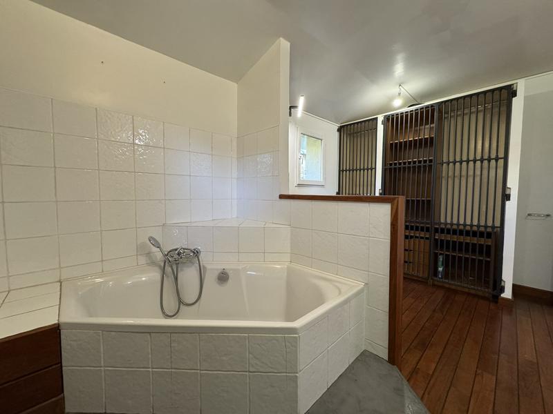 Villa - 281 m² - 9 pièces