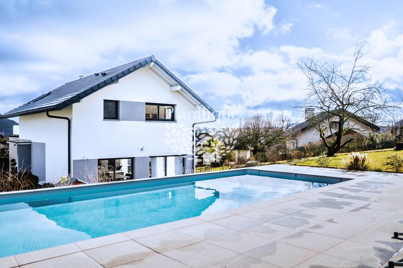 Maison - 149 m² - 5 pièces