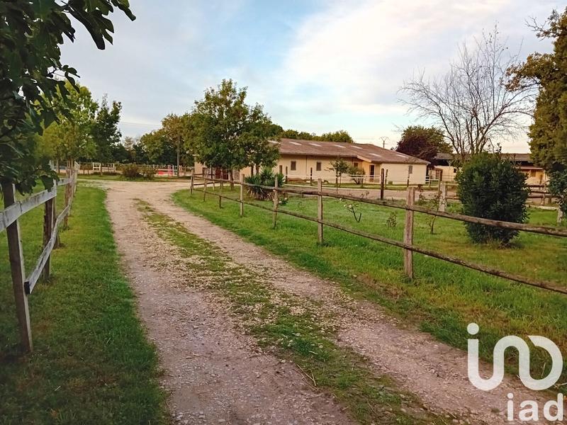 Maison - 248 m² - 8 pièces