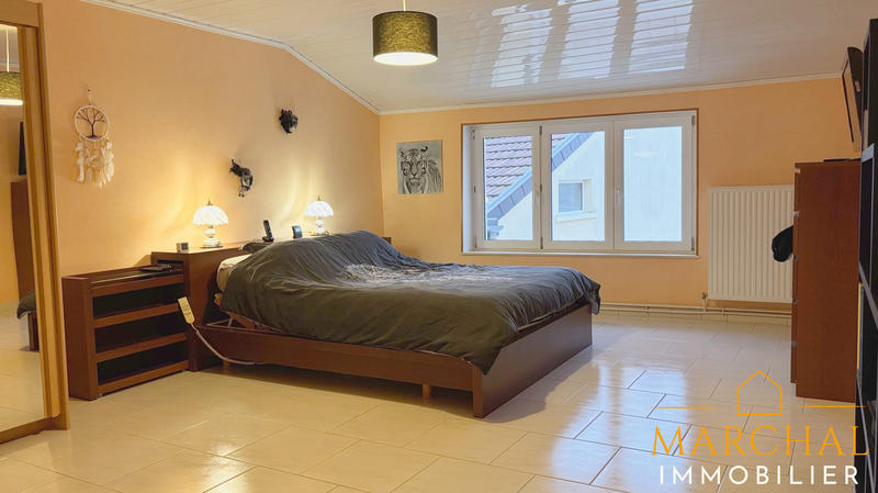 Maison - 235 m² - 7 pièces