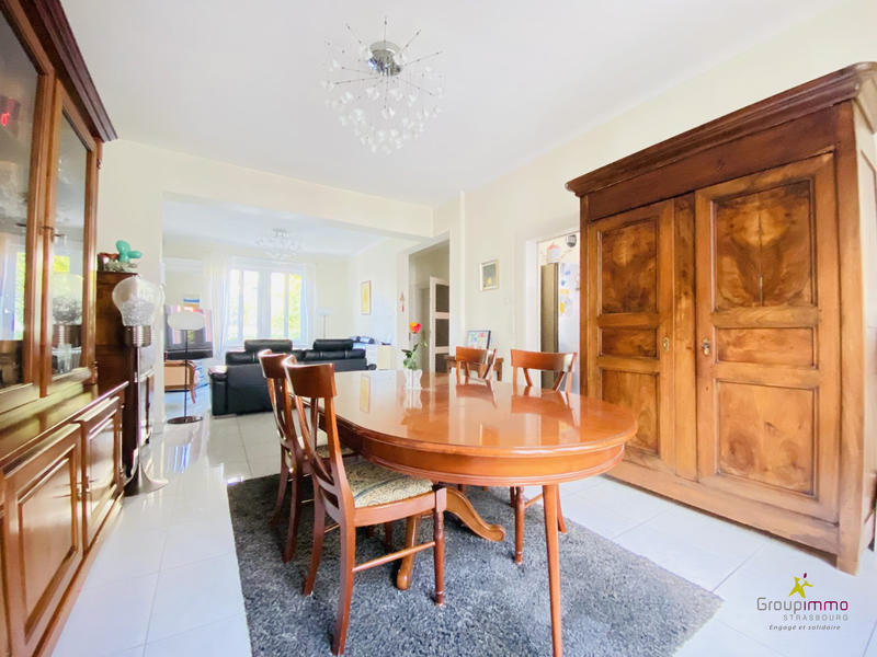 Maison - 195 m² - 8 pièces