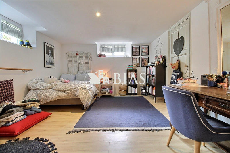 Maison - 206 m² - 10 pièces