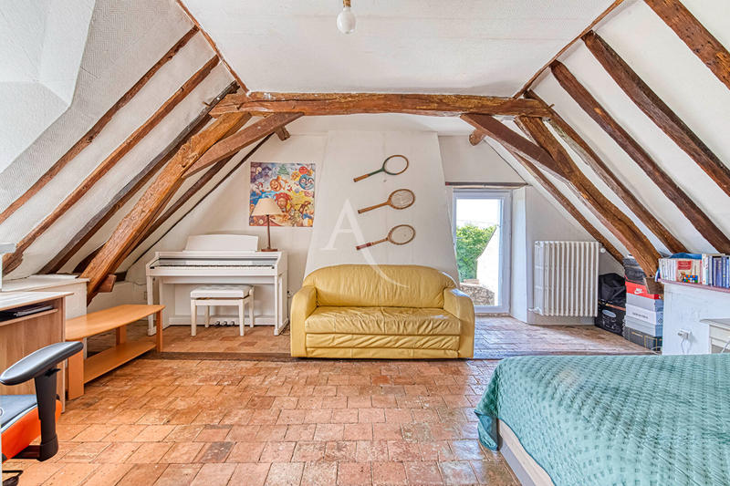 Maison - 228 m² - 8 pièces