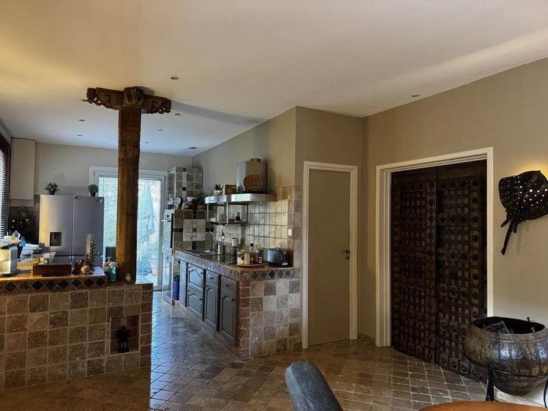 Villa - 220 m² - 5 pièces