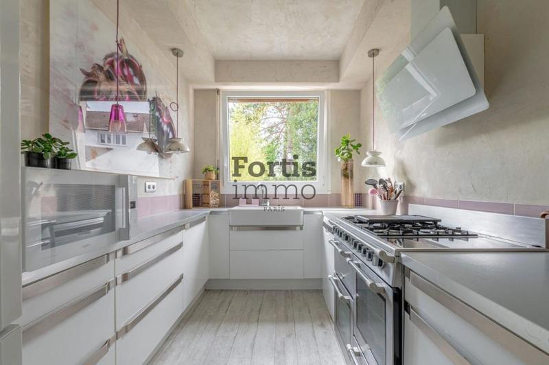 Maison - 226 m² - 9 pièces