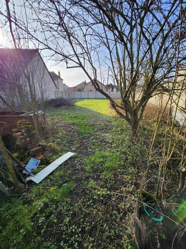 Terrain constructible - 621 m²