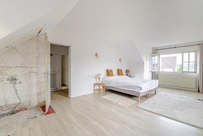 Maison - 180 m² - 8 pièces