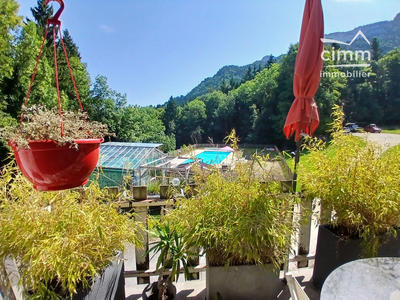 Maison - 240 m² - 4 pièces