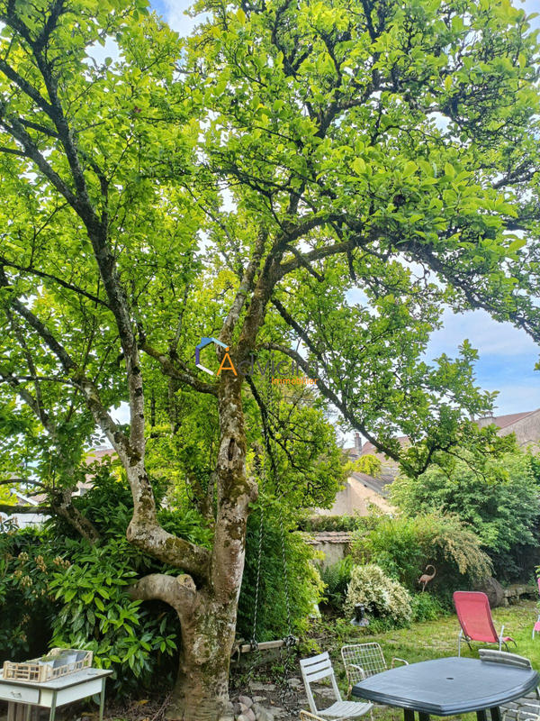 Maison - 269 m² - 12 pièces