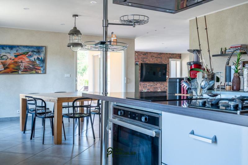 Villa - 198 m² - 7 pièces