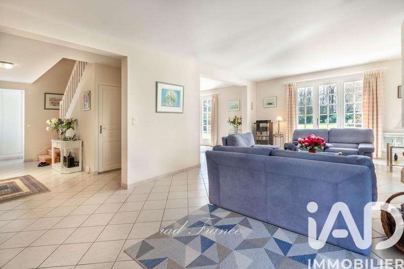 Maison - 246 m² - 9 pièces