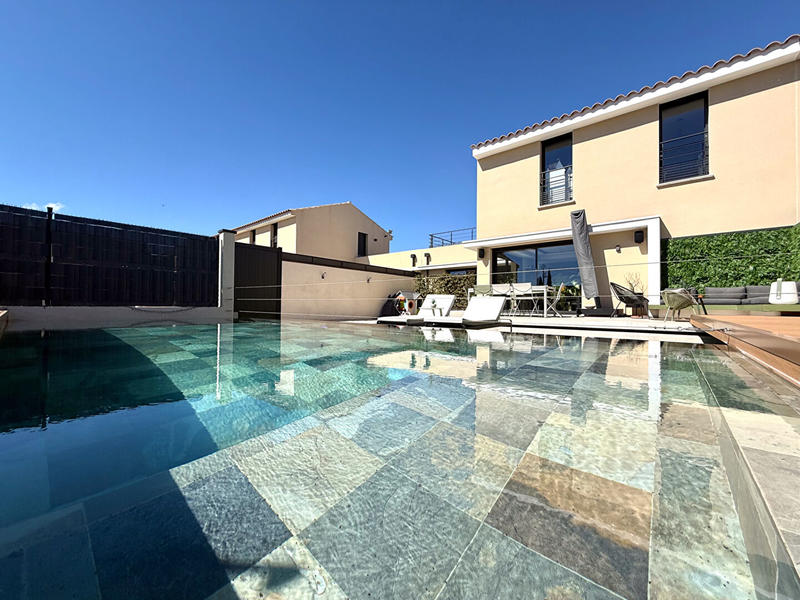 Maison - 140 m² - 5 pièces