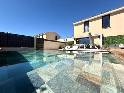 Maison - 140 m² - 5 pièces