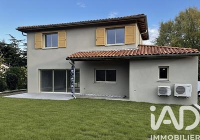 Maison - 90 m² - 4 pièces