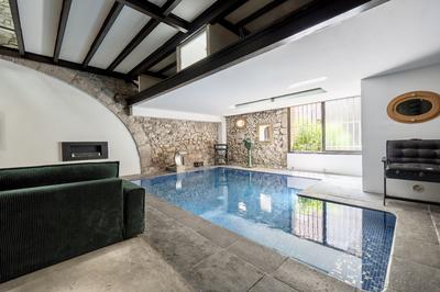 Appartement - 256 m² - 4 pièces