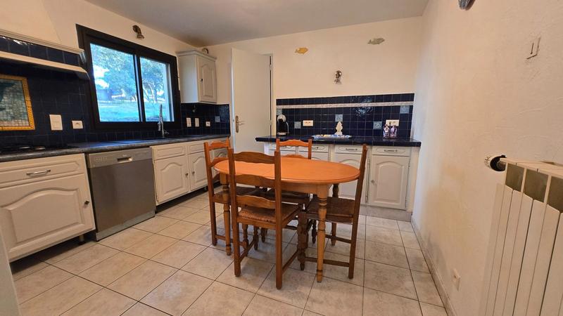 Villa - 203 m² - 11 pièces