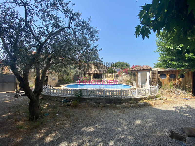 Maison - 256 m² - 6 pièces