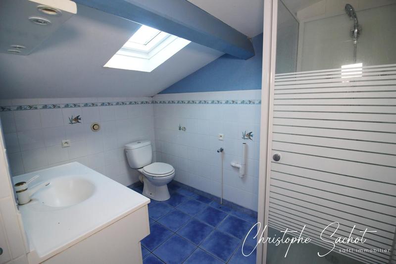 Maison - 198 m² - 9 pièces