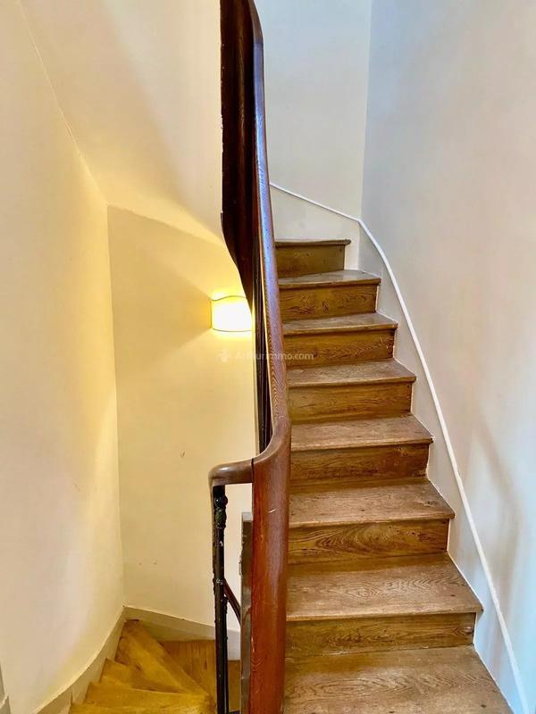 Maison - 237 m² - 10 pièces