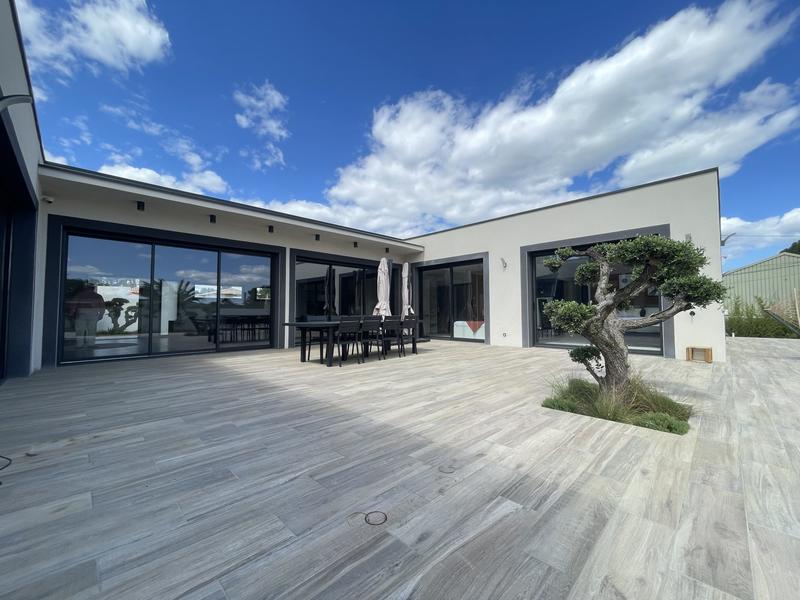 Villa - 260 m² - 8 pièces