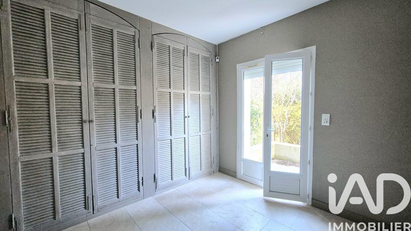 Maison - 218 m² - 7 pièces