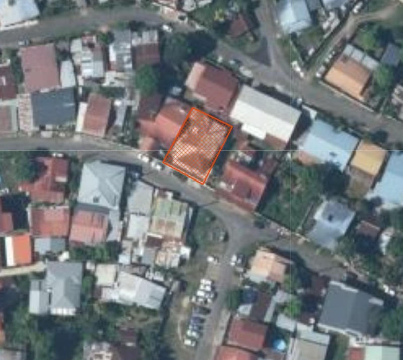 Maison - 221 m² - 8 pièces