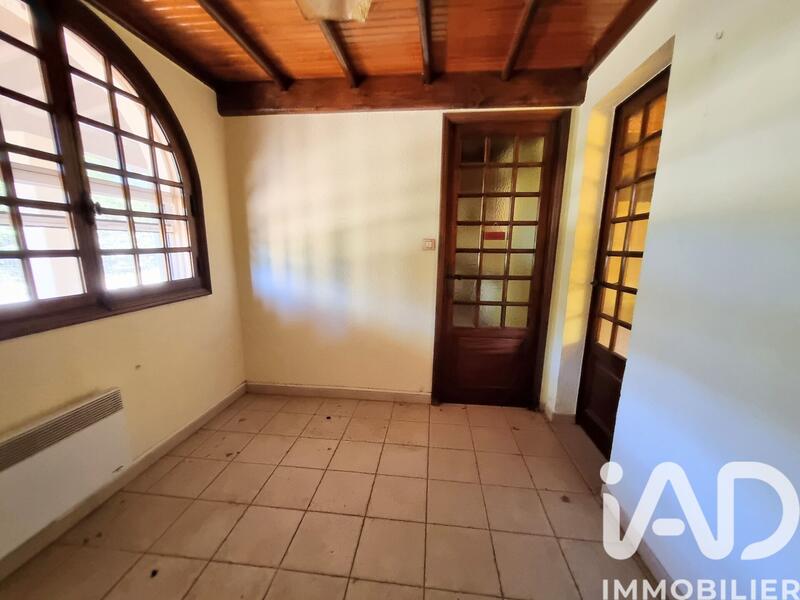 Maison - 243 m² - 7 pièces