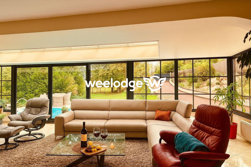 Maison - 183 m² - 7 pièces