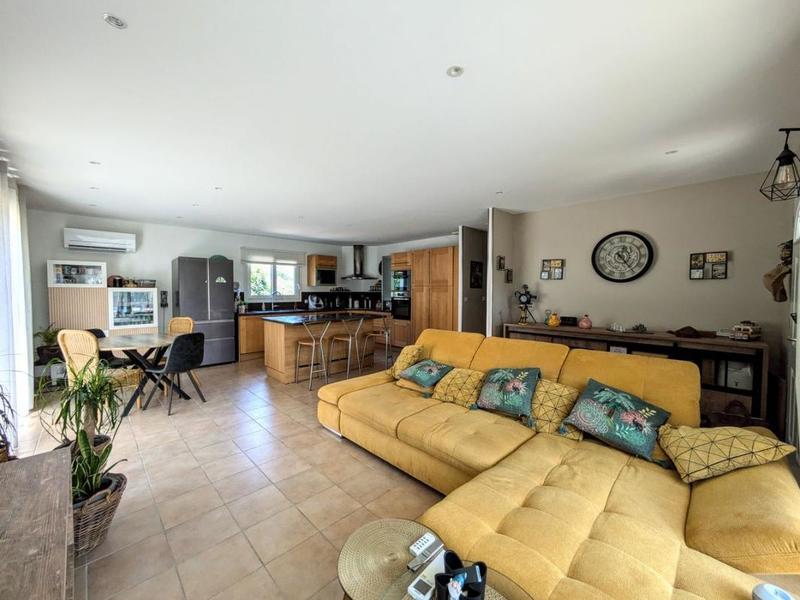 Villa - 100 m² - 6 pièces