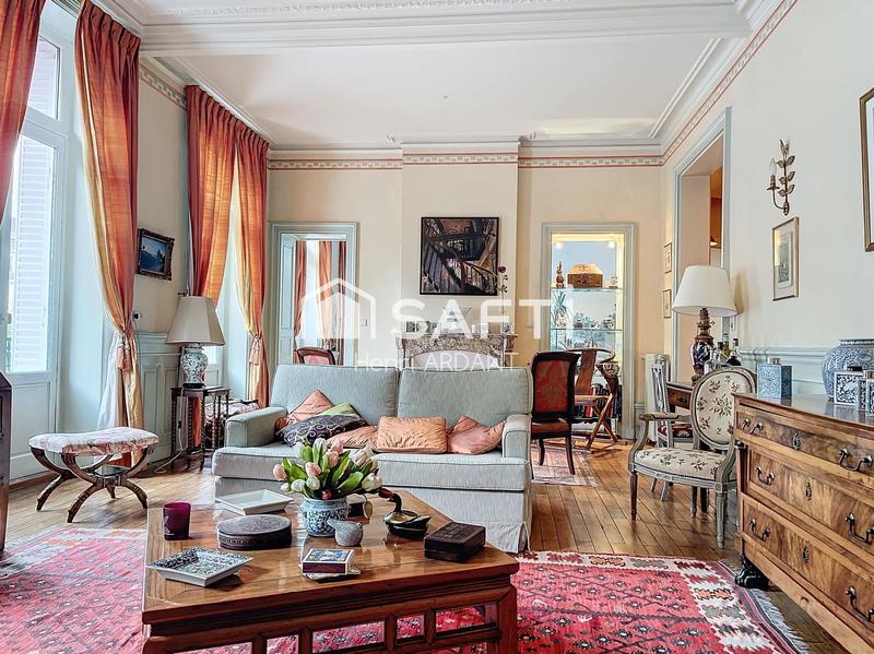 Appartement - 180 m² - 6 pièces