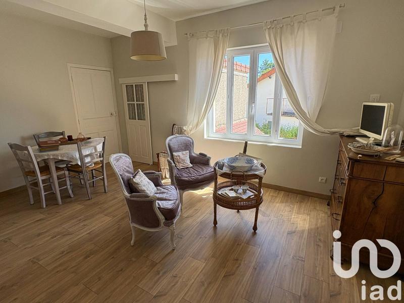 Maison - 216 m² - 8 pièces