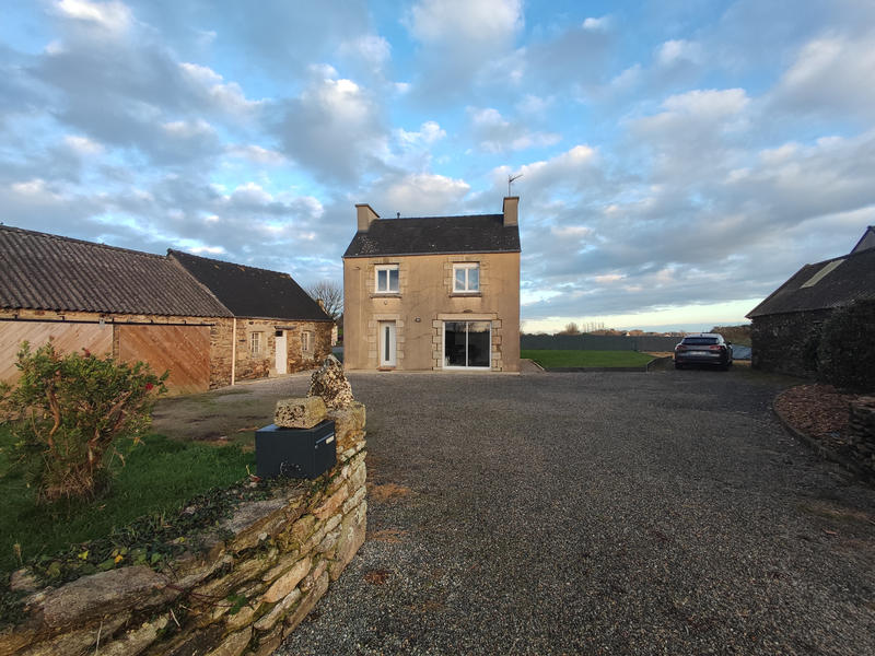 Maison - 104 m² - 4 pièces